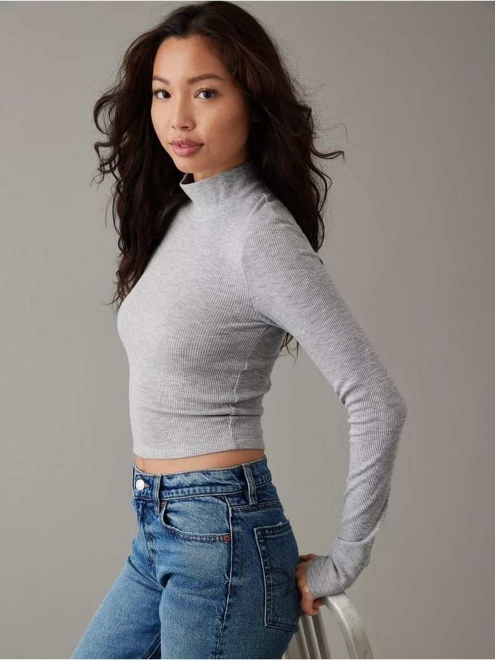 AE Long-Sleeve Cropped Hey Baby Mock Neck Tee in Heather Gray